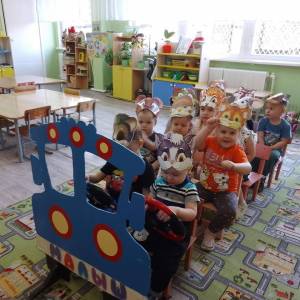 Фотоотчёт о занятии «Путешествие по сказкам К. И. Чуковского» с детьми первой младшей группы