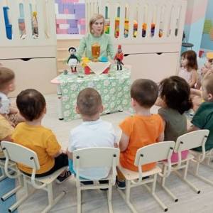 Конспект занятия по ознакомлению с окружающим миром «В гости к Мухе-Цокотухе» в первой младшей группе