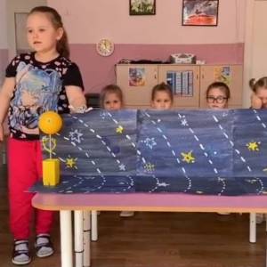 Фотоотчет «LEGO-сказка «Солнечная система» в исполнении детей средней группы»