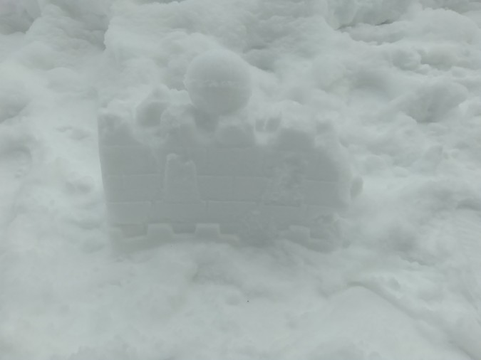 Выборгский замок и первый снег – фото