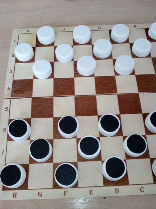 Бихарские шашки: игра претва