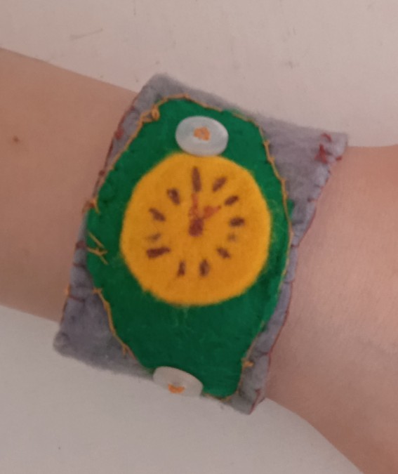 Часы из фетра hand home купить в интернет-магазине Wildberries