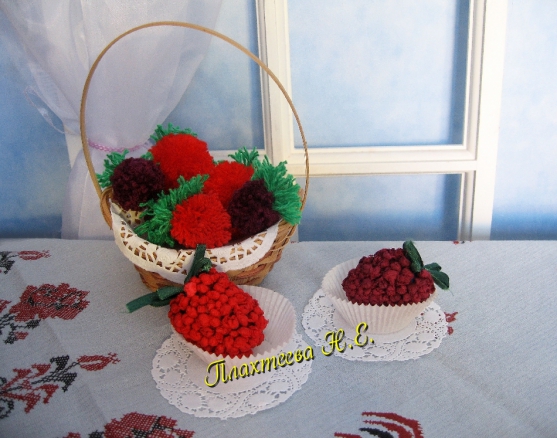 Поделки на праздники Грибы осенние листья и ягоды