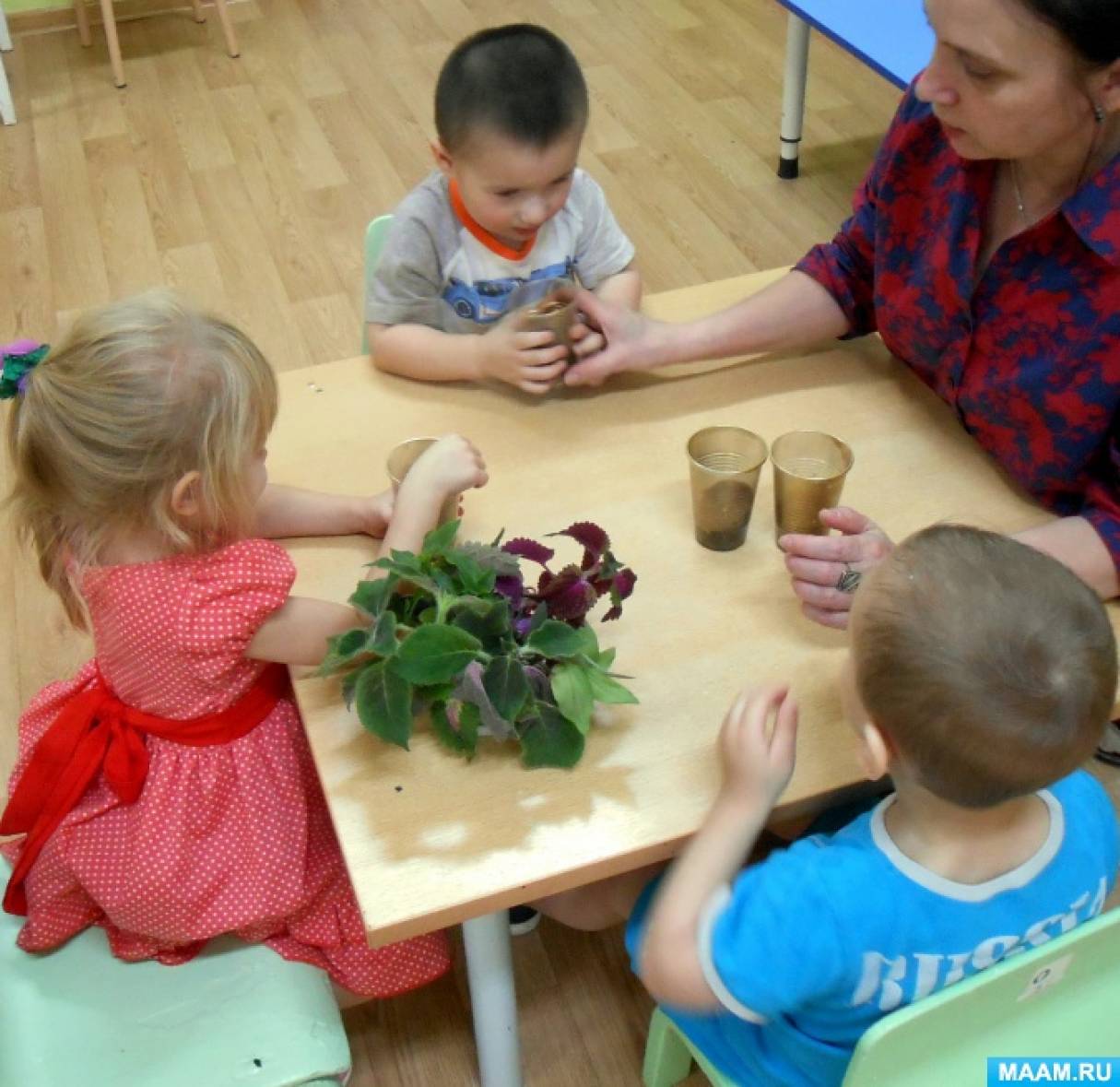 Проект «Праздник для бабушек и дедушек» (19 фото). Воспитателям детских  садов, школьным учителям и педагогам - Маам.ру