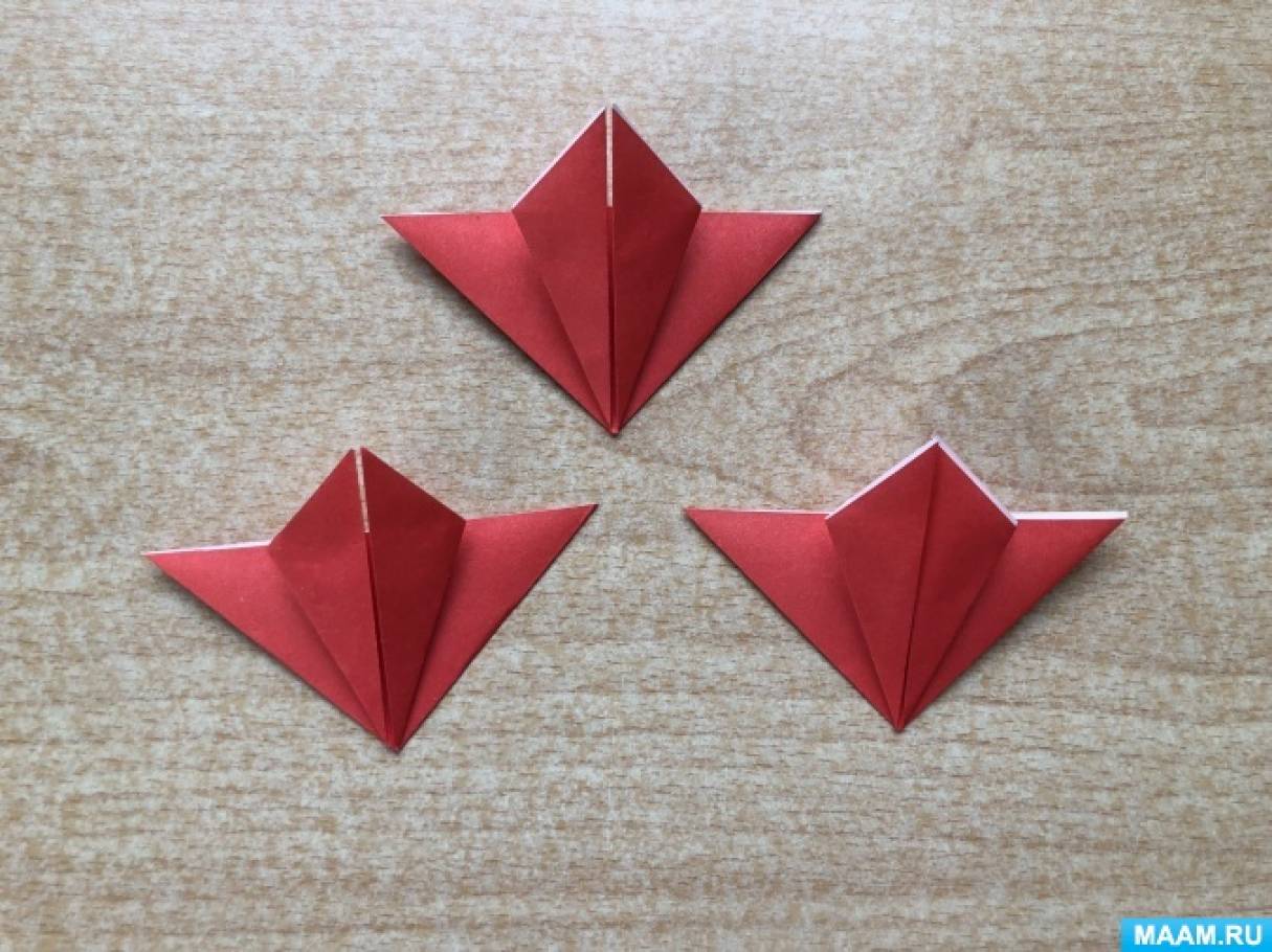 Мастер класс «Гвоздика» в технике оригами в рамках #CидимДома. — Центр народной культуры