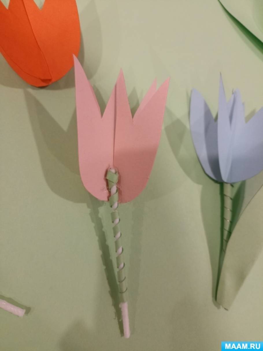 Цветы Поделки на праздники Лотос из пластиковых ложек