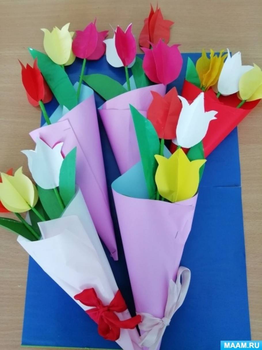 Тюльпаны из гофрированной бумаги и конфет