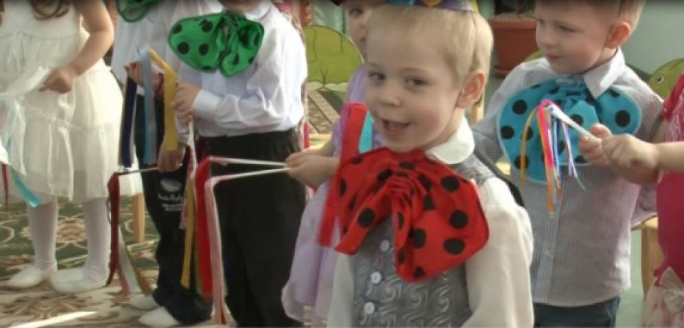 День бантиков в детском саду костюмы для мальчиков