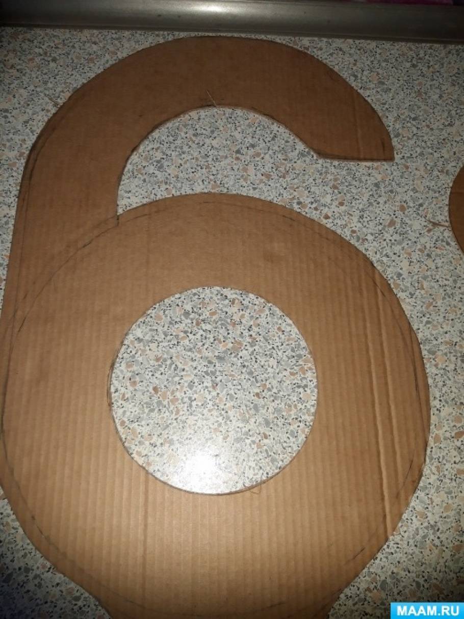 Как сделать цифры или буквы из салфеток своими руками?