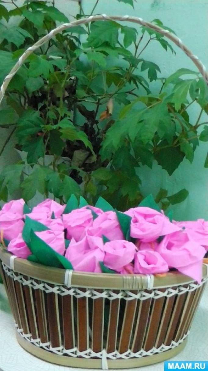 Публикация «Мастер-класс „Цветы для мамы из гофрированной бумаги“» размещена в разделах
