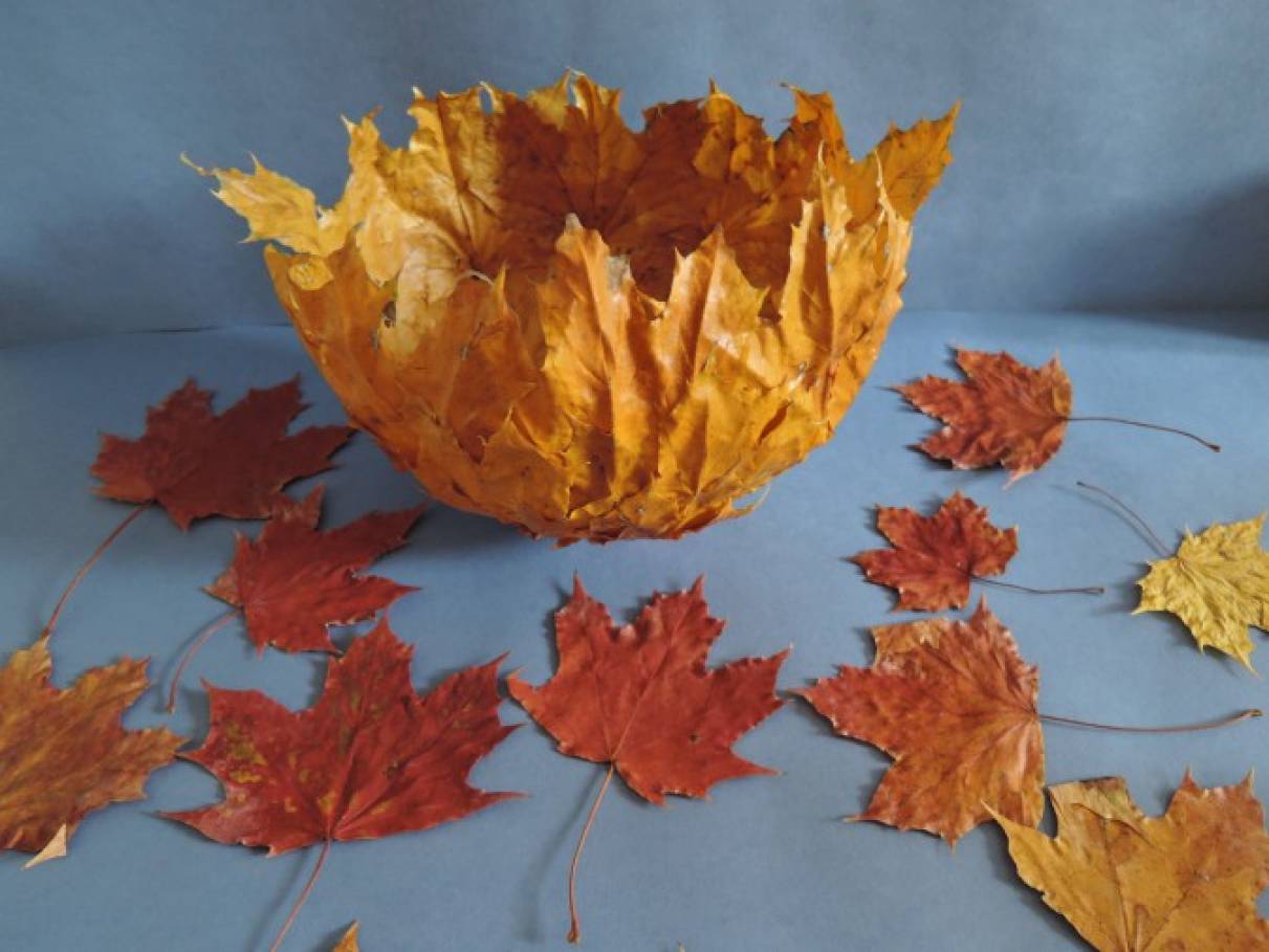 Поделки из листьев: фото идея изделий из сухих осенних листьев своими руками