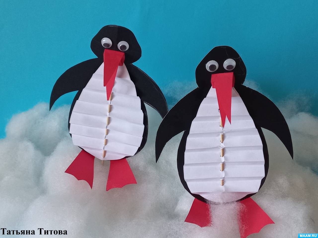 Пингвин из шишки и пластилина