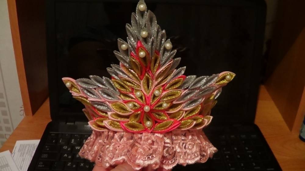 Новогодняя корона канзаши