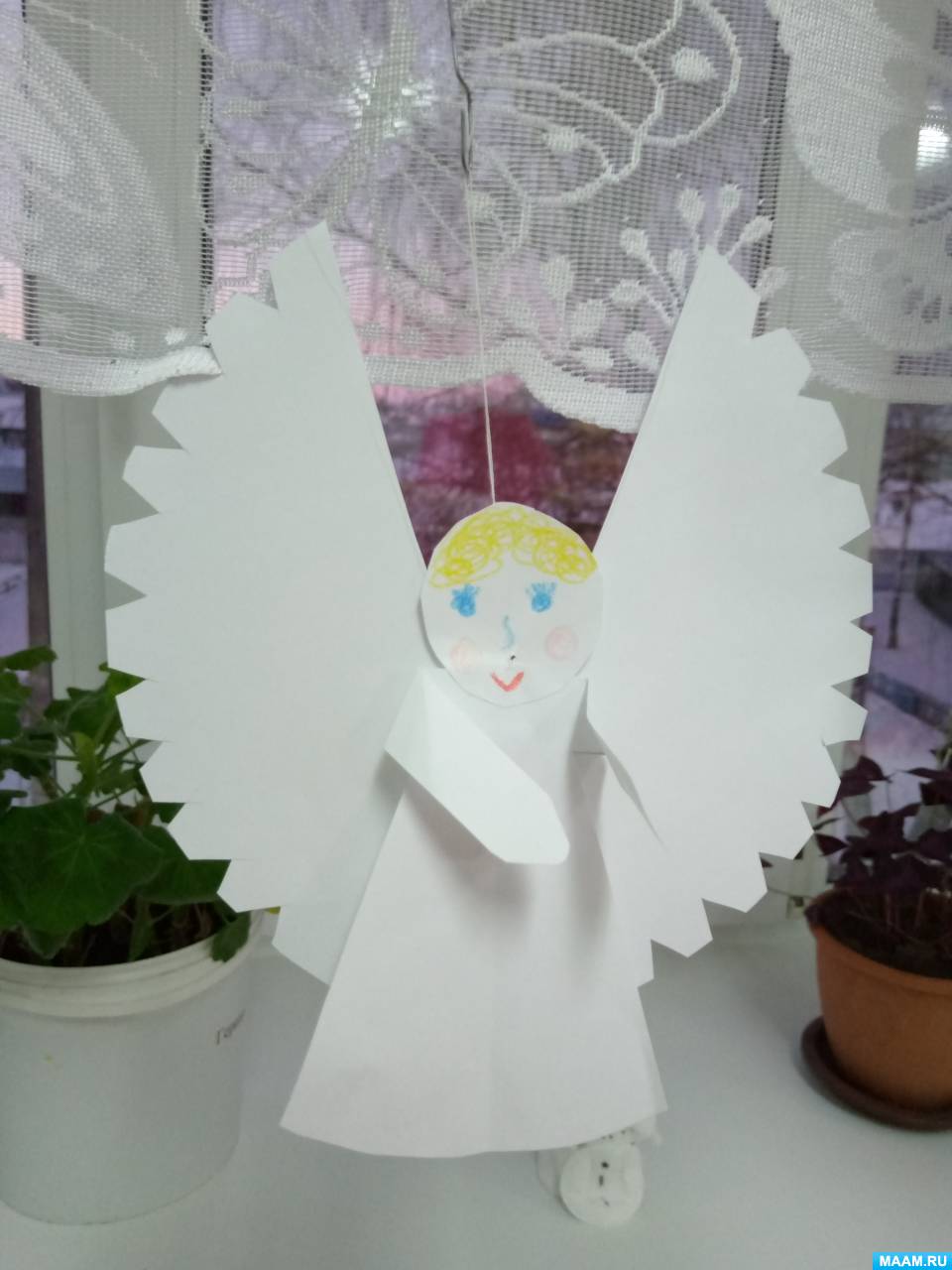 Поделка- подвеска «Ангел» из белой бумаги с шаблоном