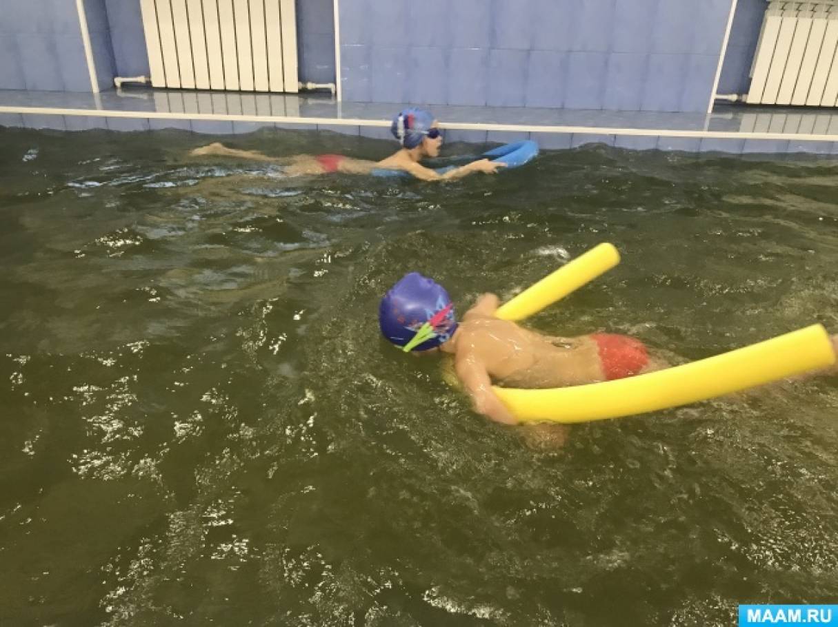 Огромные сиськи в бассейне в купальнике - фото порно devkis