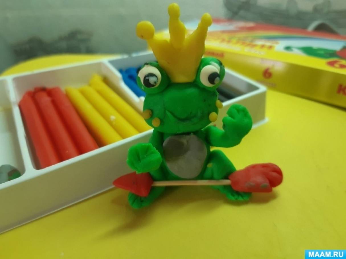 Лягушка из пластилина для детей пошагово