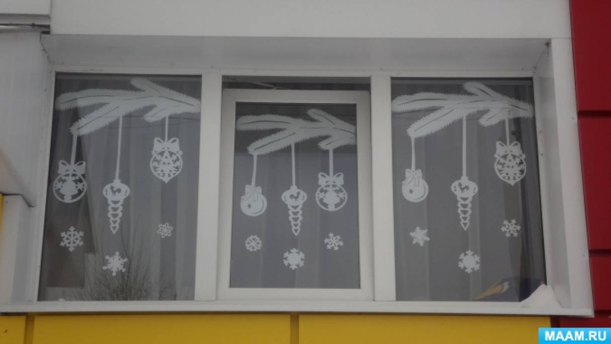 Как украсить окна к Новому году дома или в детском саду: идеи, шаблоны