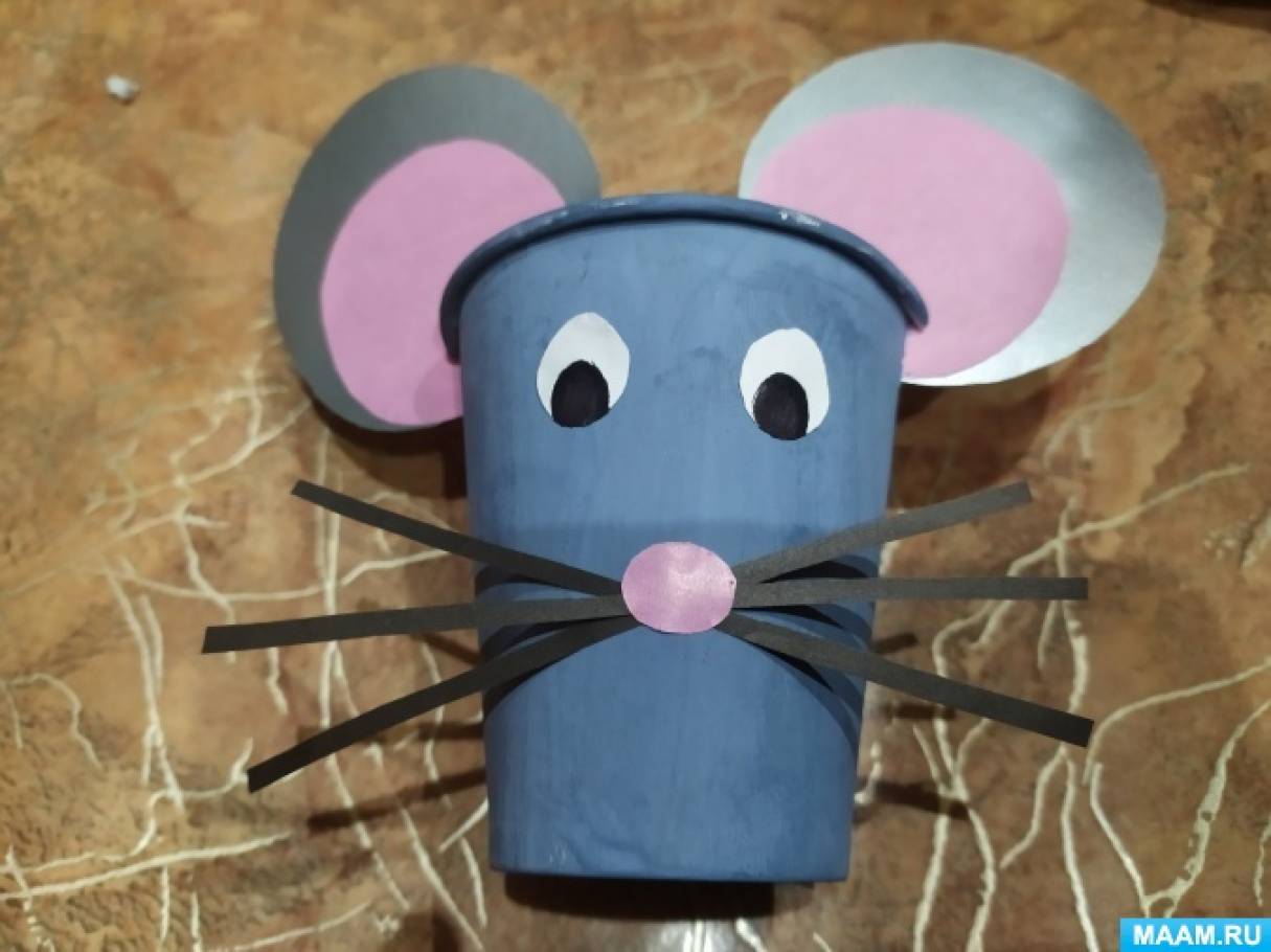 Мышка из шишки