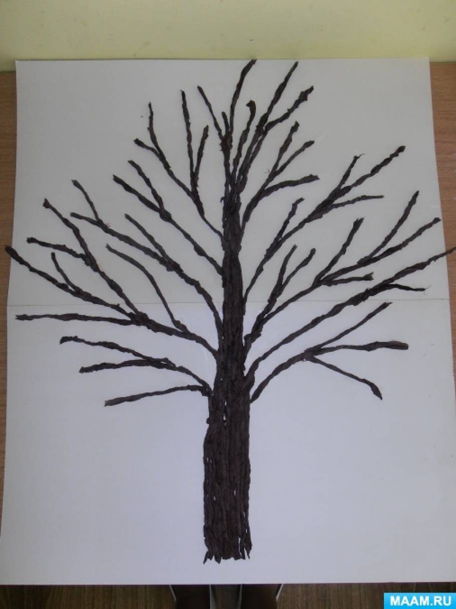 Дерево из гофрированной бумаги