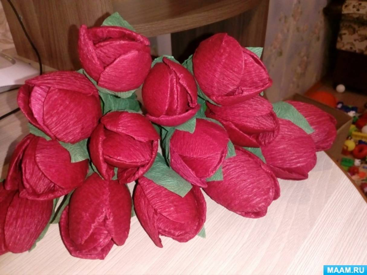 Тюльпаны из гофрированной бумаги на 8 Марта Мастер класс Своими руками.mp4
