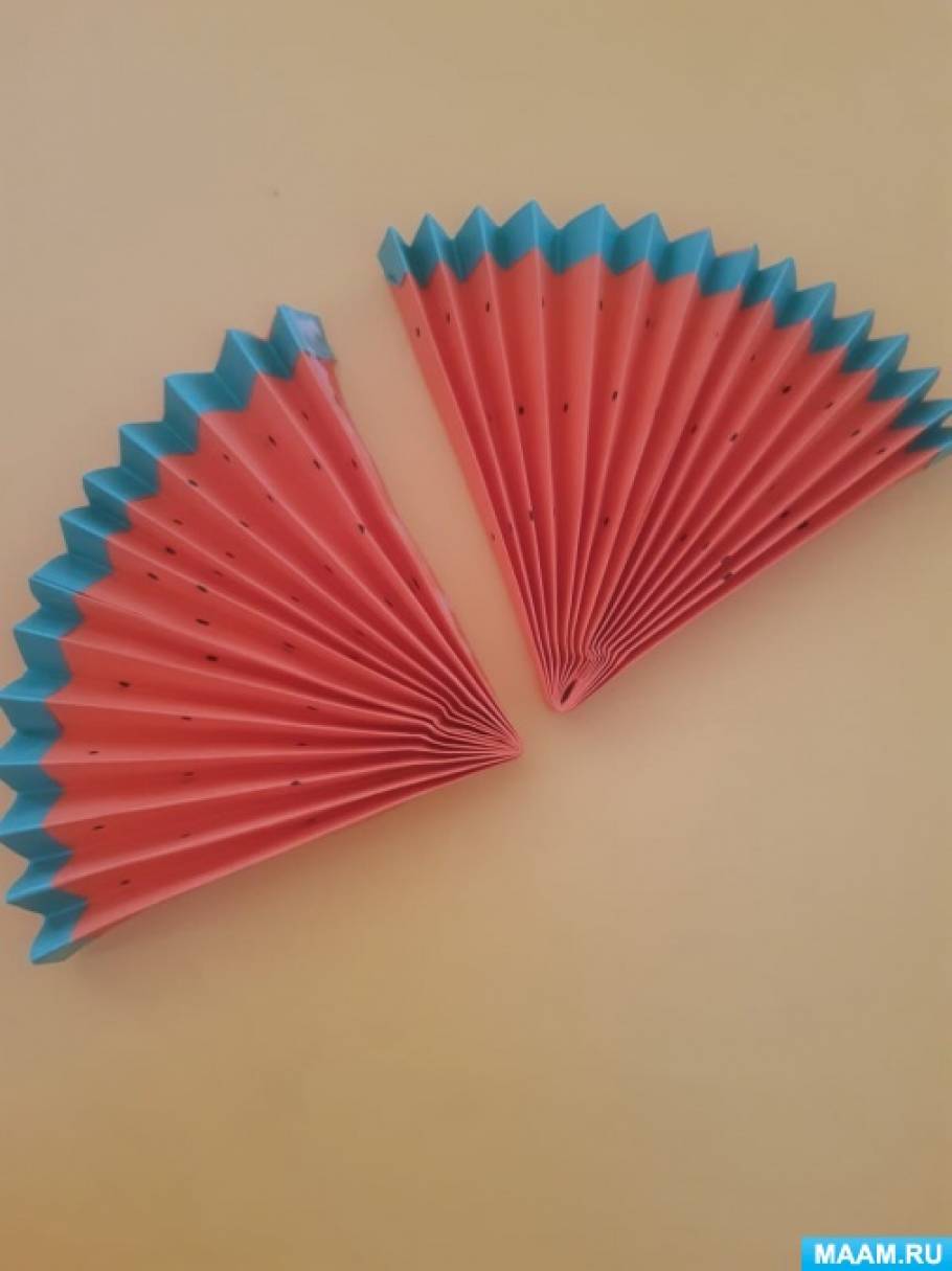 Как сделать веер из бумаги?