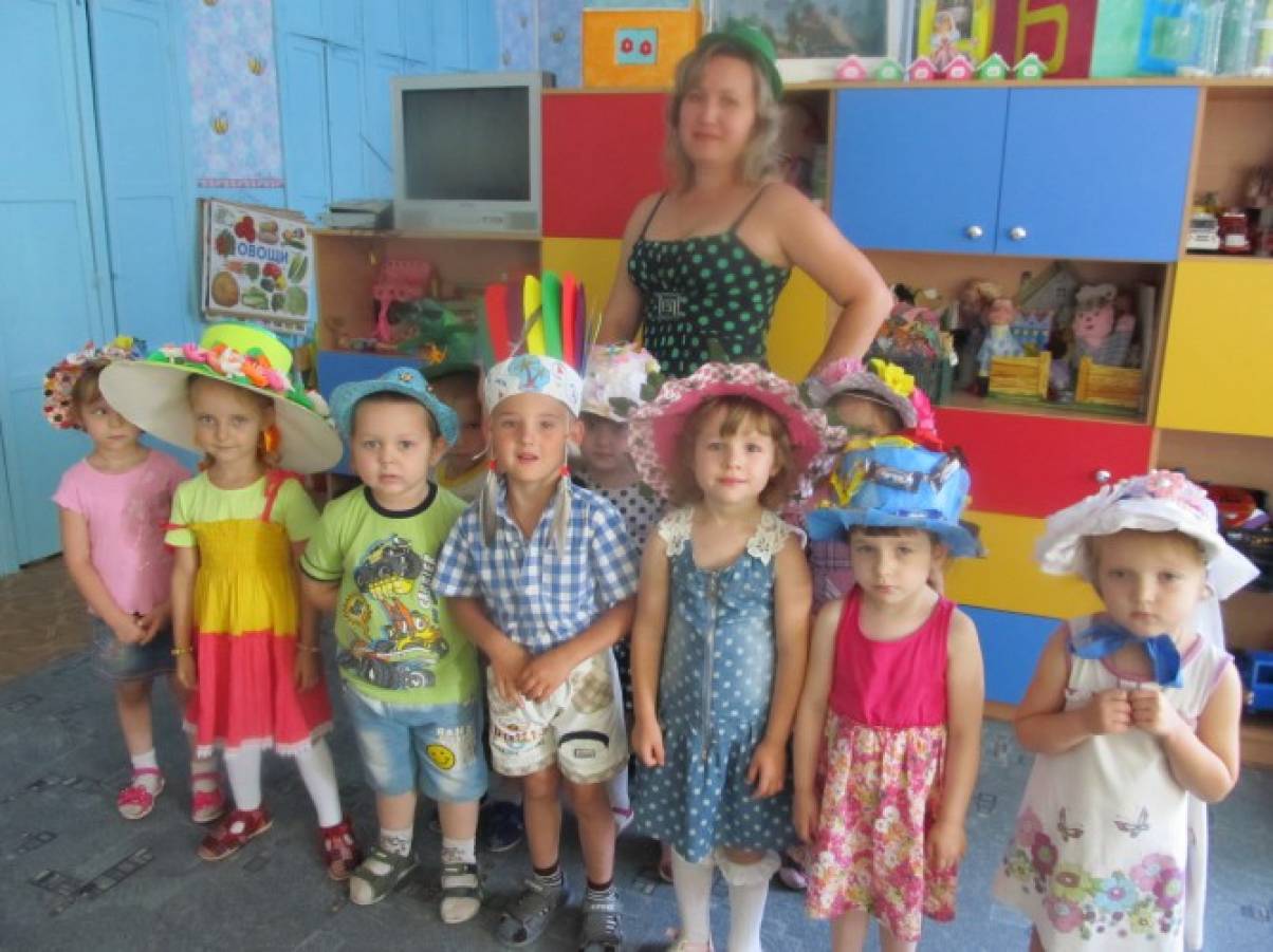 Конкурс летних шляпок в детском саду фото