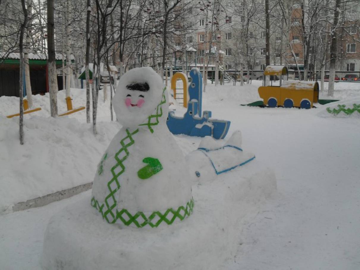 Постройки из снега в детском саду