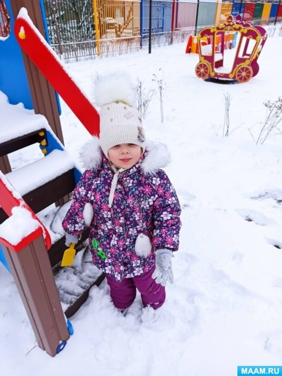 Конспект прогулки «Снег кружится, летает» в младшей группе (12 фото).  Воспитателям детских садов, школьным учителям и педагогам - Маам.ру