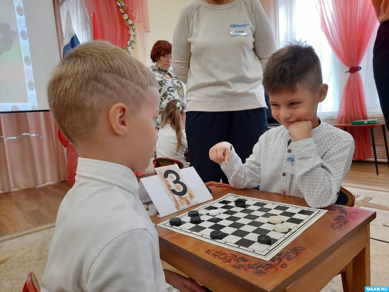 Шашки. Учимся играть в шашки в подготовительной группе. Воспитателям  детских садов, школьным учителям и педагогам - Маам.ру