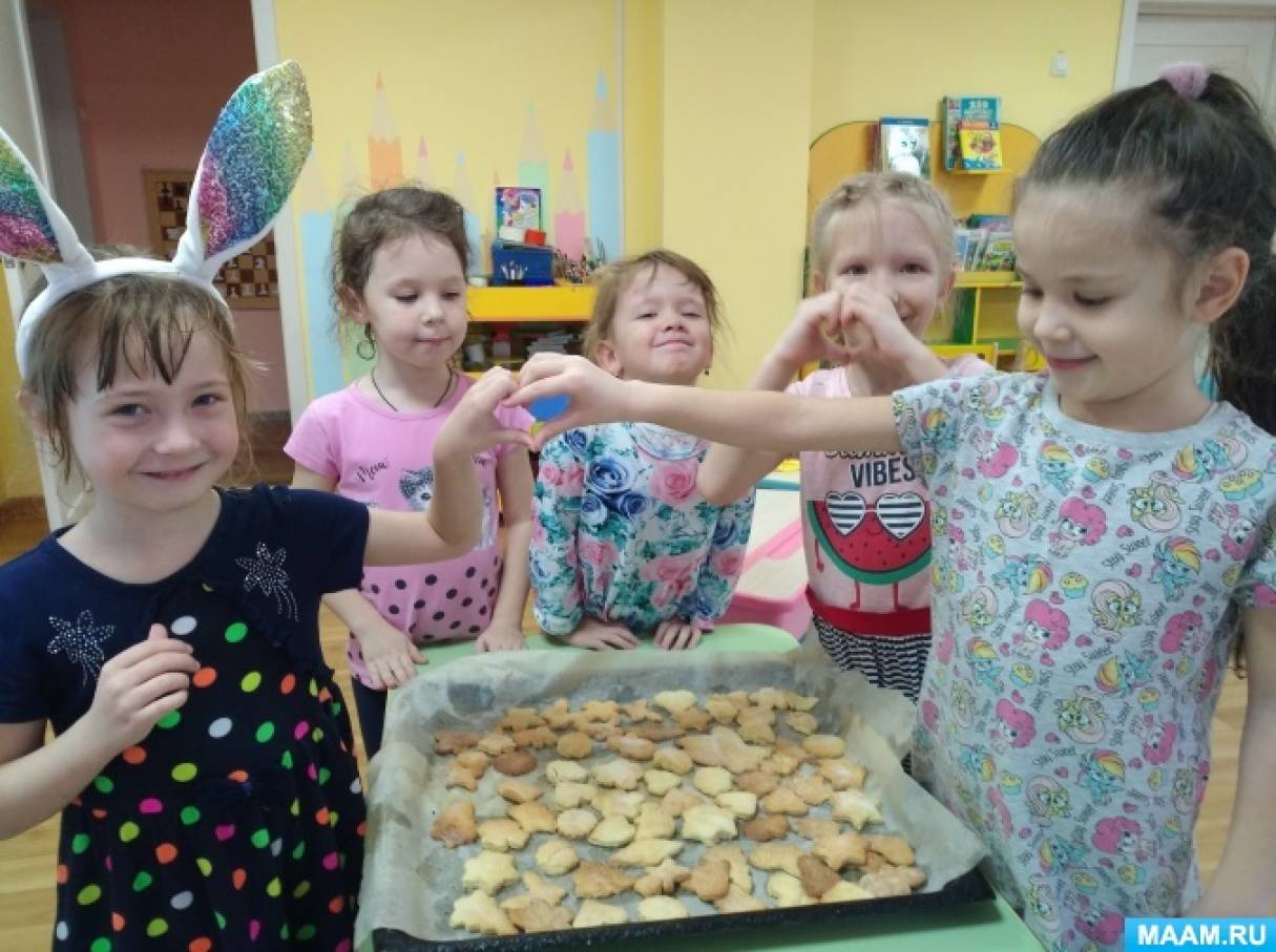 Конспект занятия «Испечем печенье для мамы» (9 фото). Воспитателям детских  садов, школьным учителям и педагогам - Маам.ру