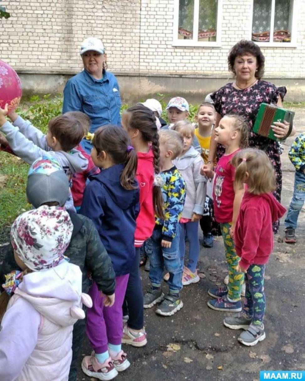 Сценарий прогулки «Как мы искали лето» в старшей и средней группах (9  фото). Воспитателям детских садов, школьным учителям и педагогам - Маам.ру