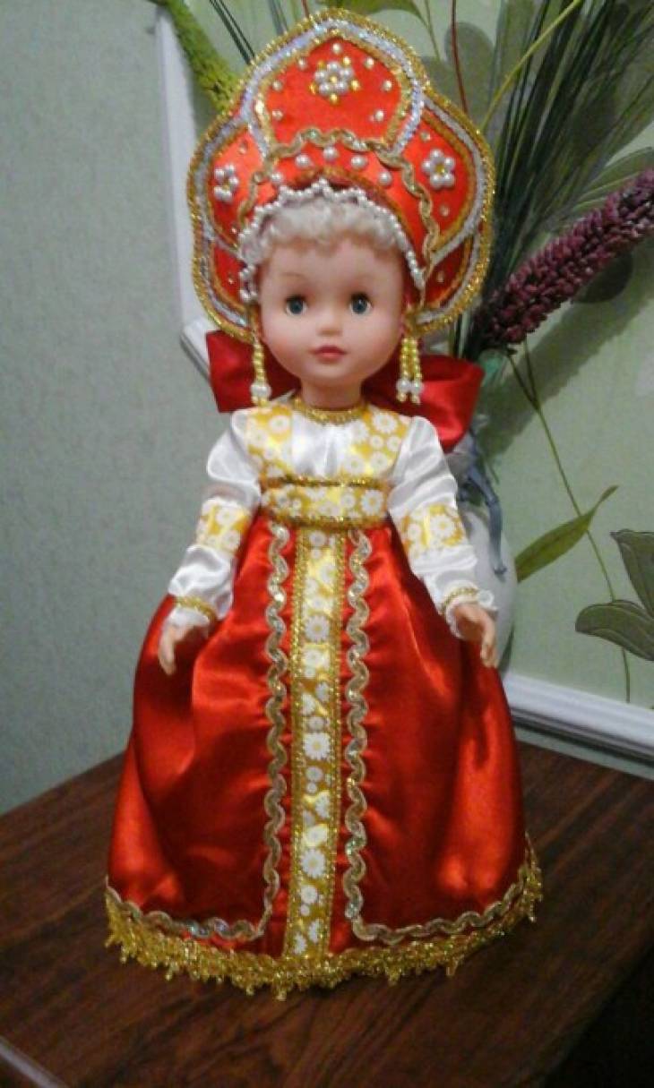 Кукла в русском народном костюме Аленушка