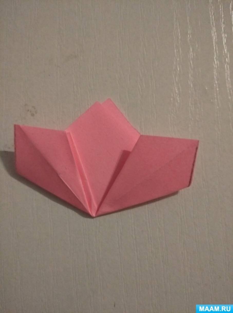 Процесс изготовления цветка из модулей оригами: