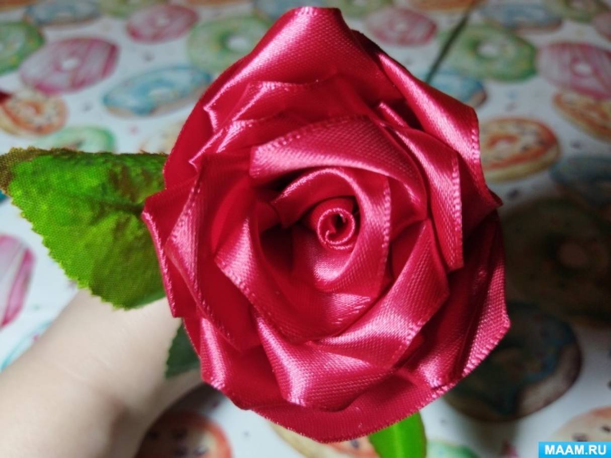 Идеи создания роз из ленточек