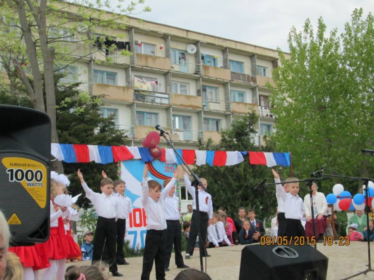 День Победы!» Участие воспитанников ДОУ в концертной программе Дома  культуры (фотоотчёт) (5 фото). Воспитателям детских садов, школьным  учителям и педагогам - Маам.ру