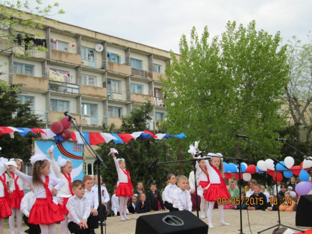 День Победы!» Участие воспитанников ДОУ в концертной программе Дома  культуры (фотоотчёт) (5 фото). Воспитателям детских садов, школьным  учителям и педагогам - Маам.ру