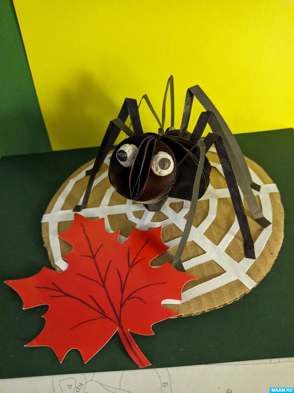 Гирлянда из пауков - Поделки из бумаги, Декорации, для детей от 7 лет | HandCraftGuide