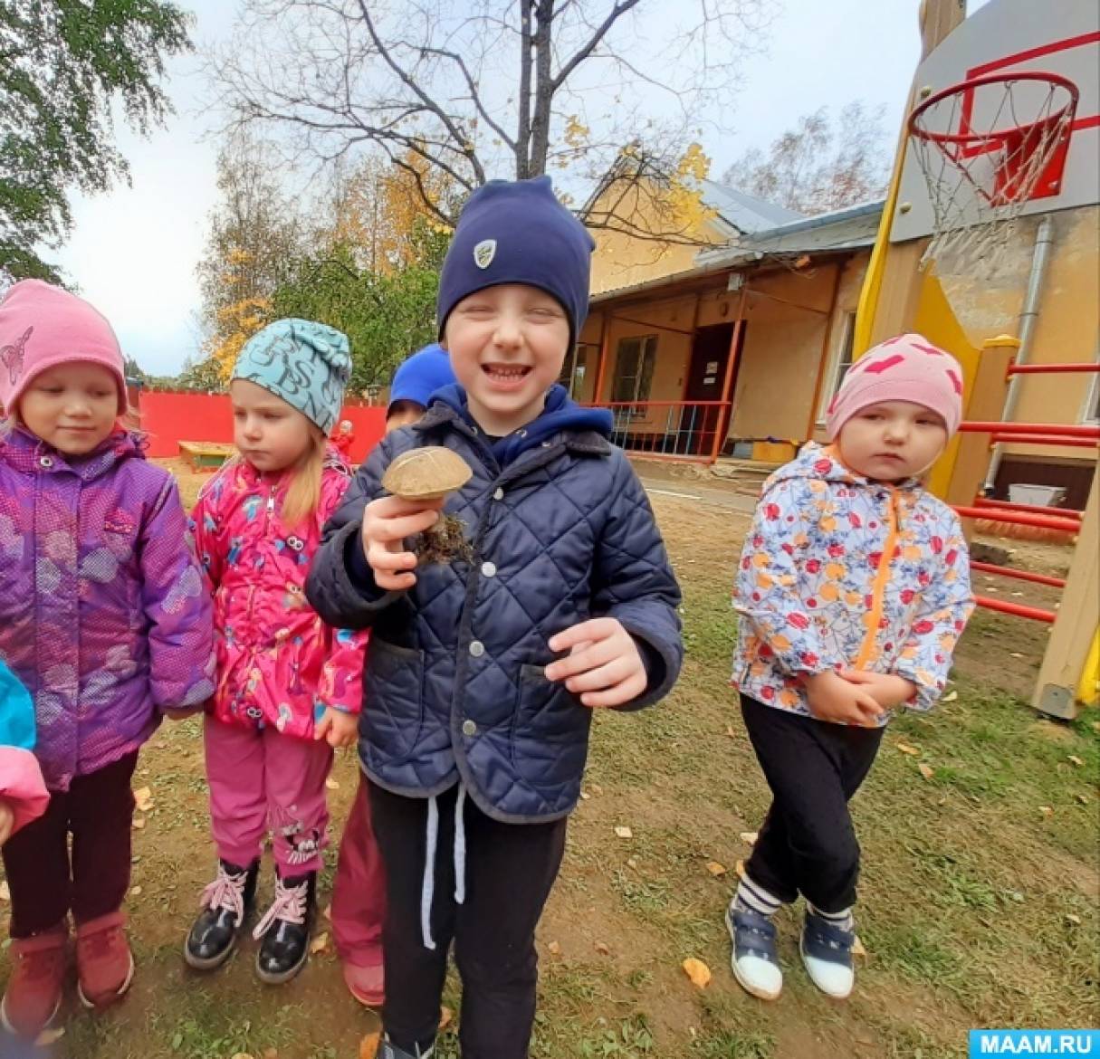 Фото детей на прогулке в детском саду