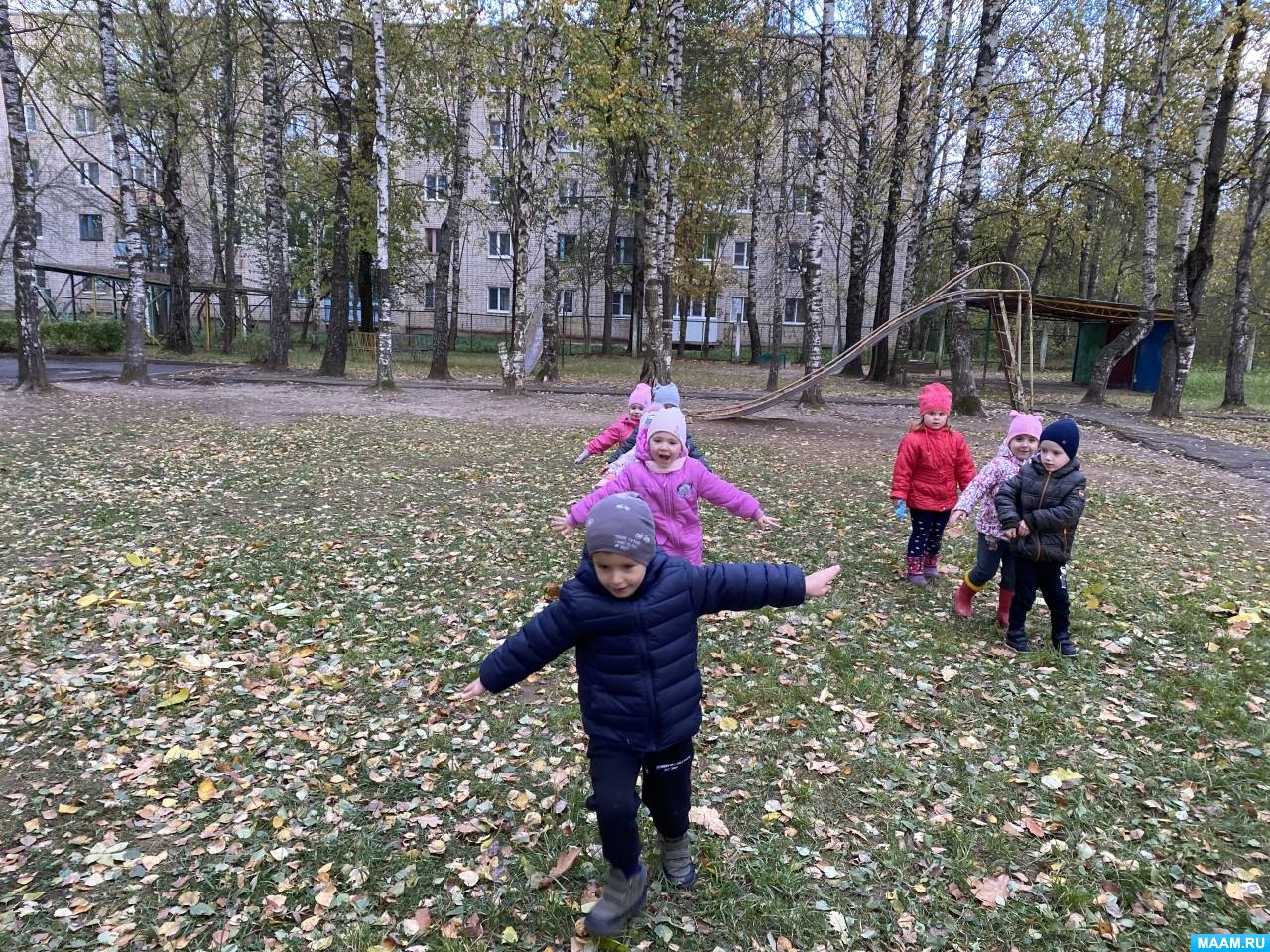 Подвижная игра «Самолеты» на улице в средней группе. Фотоотчет (6 фото).  Воспитателям детских садов, школьным учителям и педагогам - Маам.ру