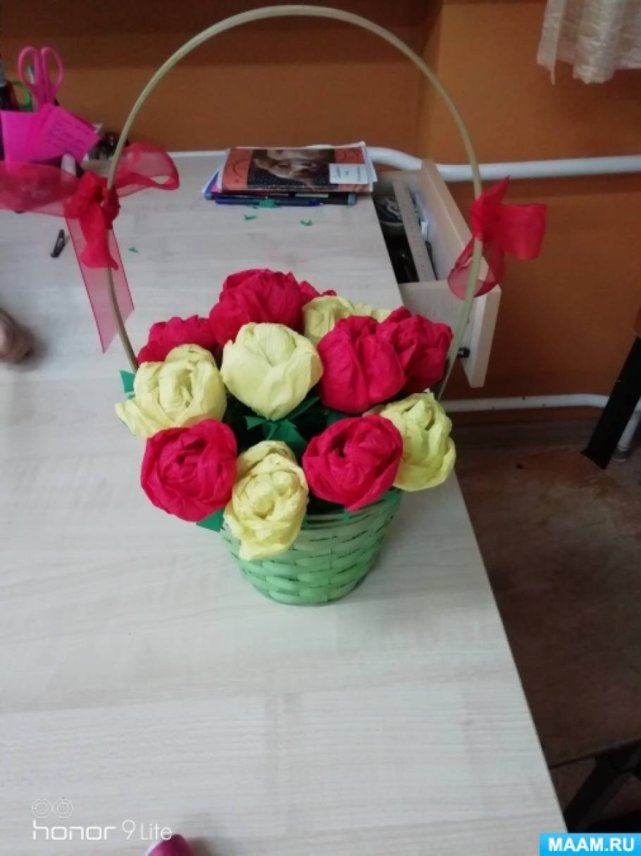 Очень красивые тюльпаны из гофрированной бумаги. Мастер-класс с фото