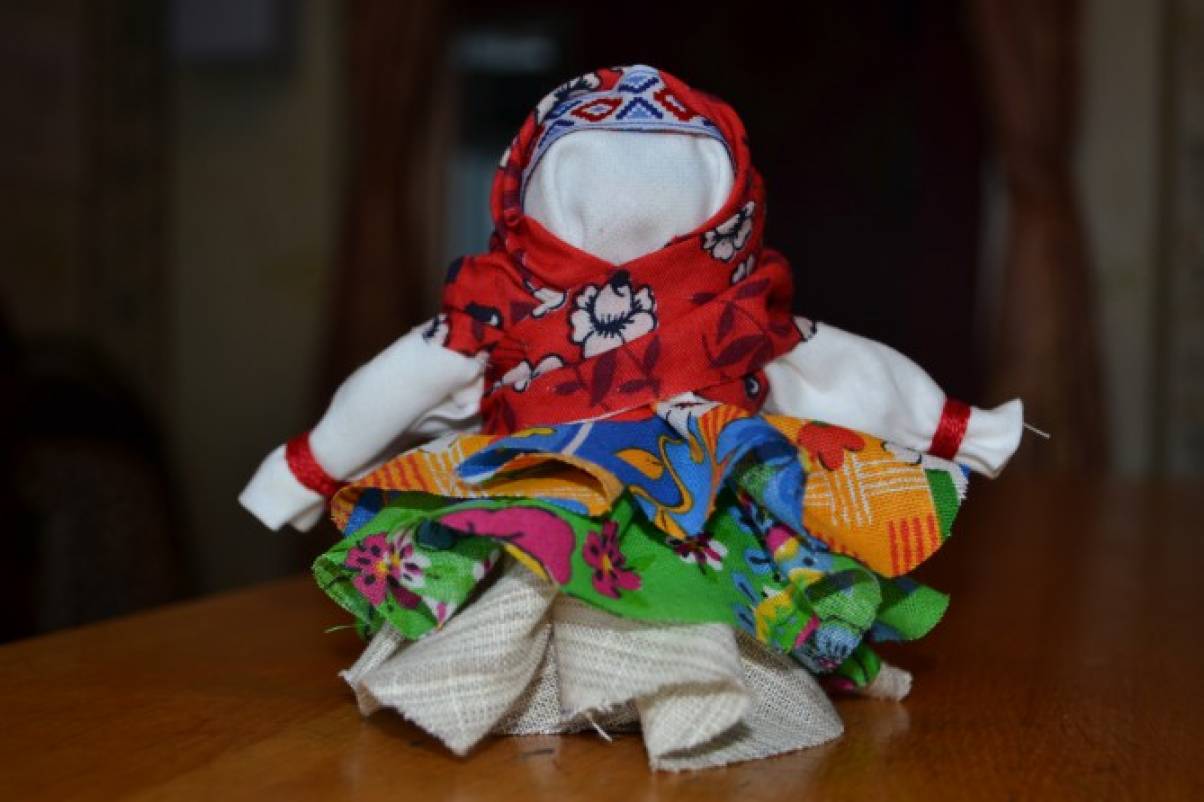 Мастер-класс «Традиционная народная кукла – тряпичная кукла «Домовушка»»