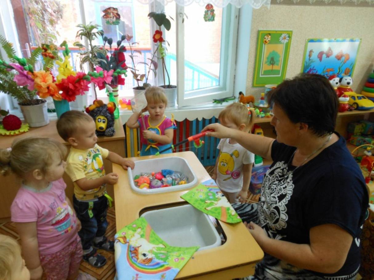 Летние игры с водой малышей в детском саду (11 фото). Воспитателям детских  садов, школьным учителям и педагогам - Маам.ру