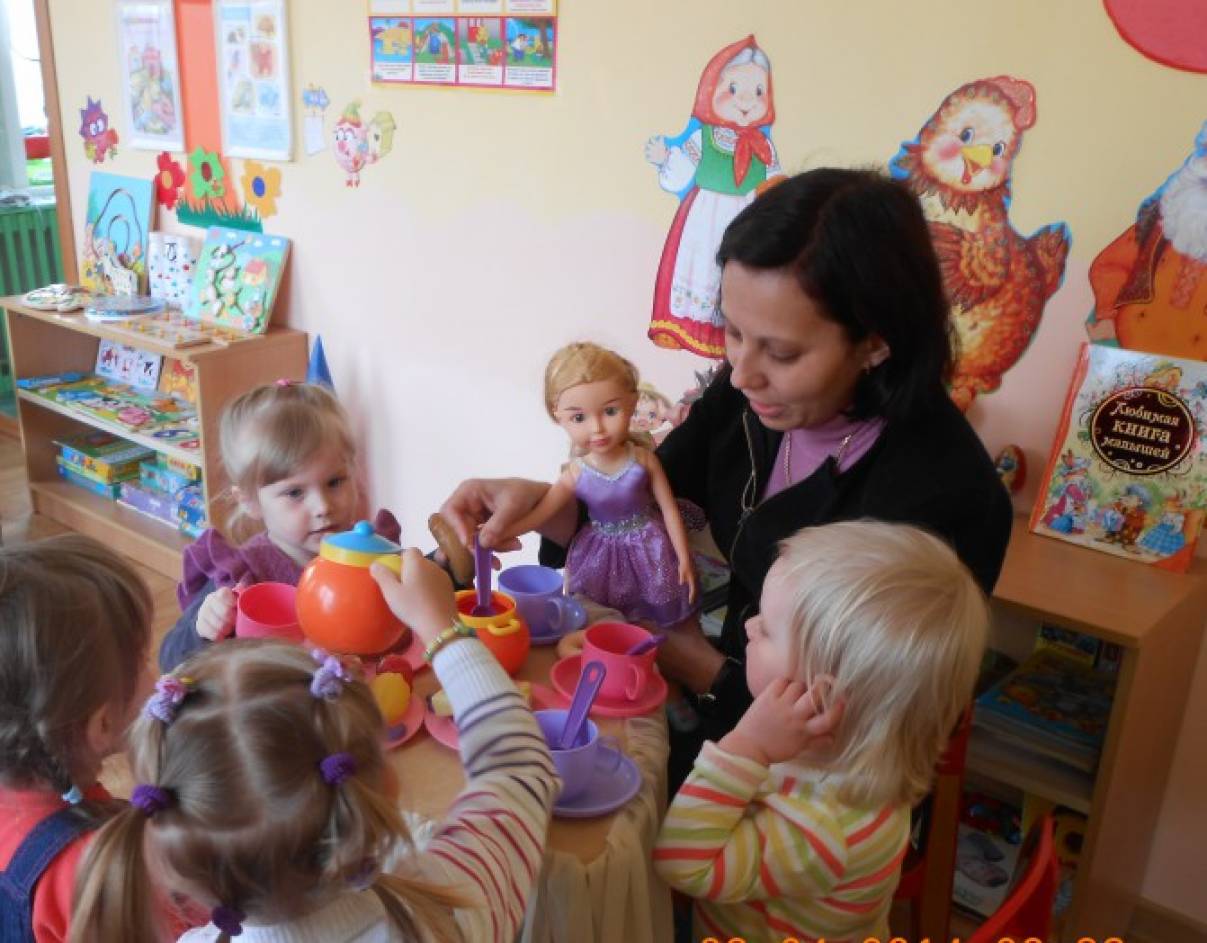 Конспект развлечения в первой младшей группе «Угостим куклу чаем» (3 фото).  Воспитателям детских садов, школьным учителям и педагогам - Маам.ру