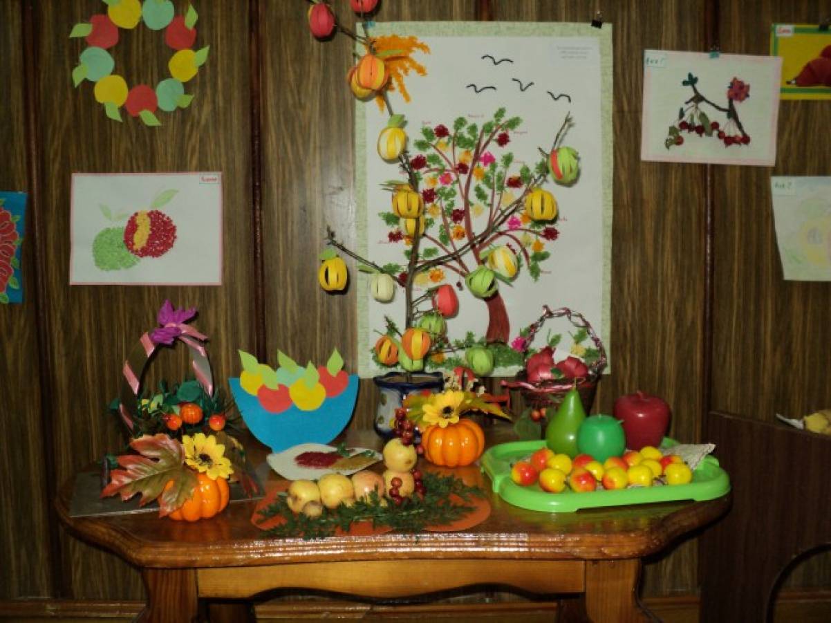 Украшение зала на яблочный спас в детском саду