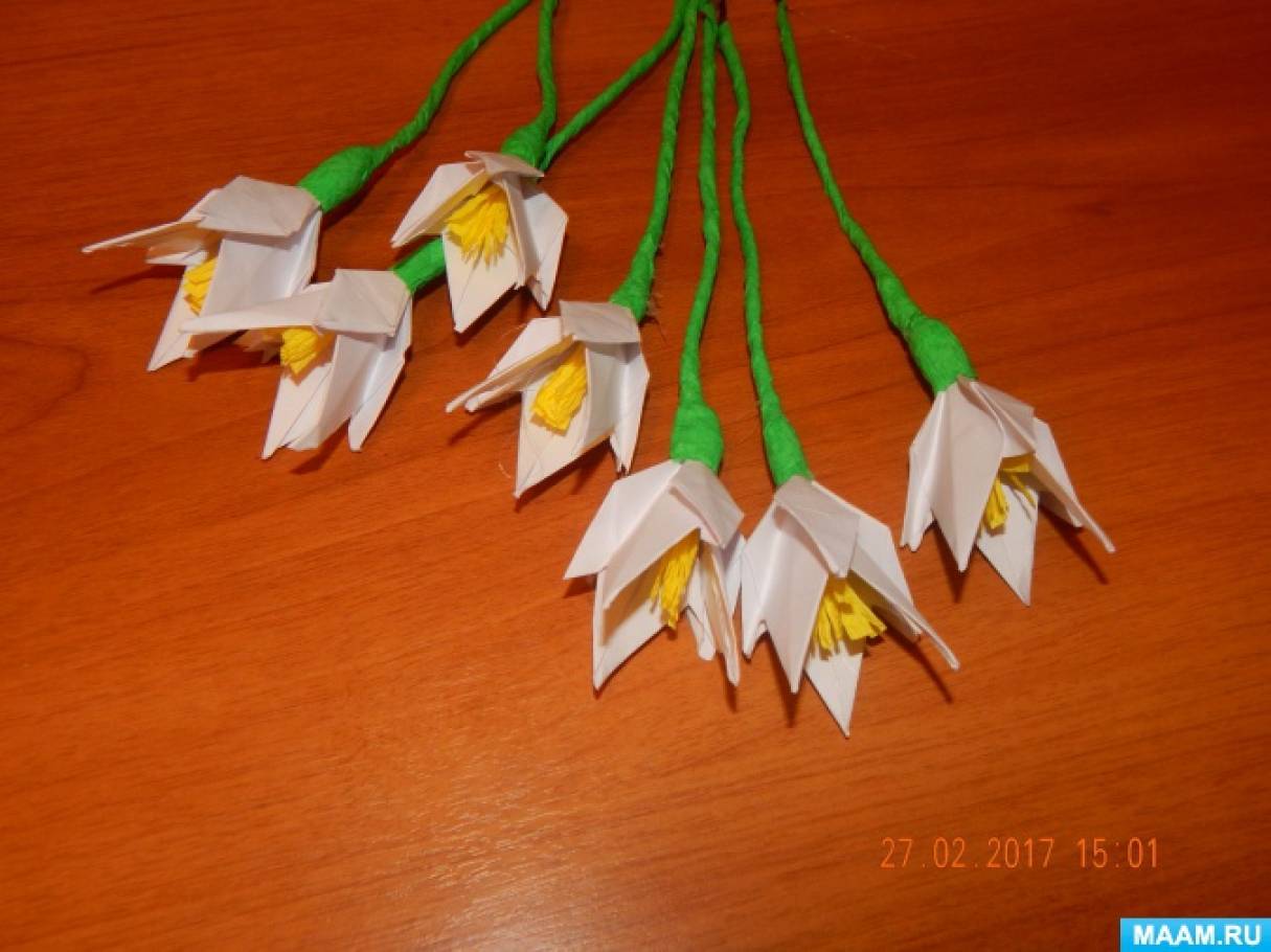 Мастерим цветочки из бумаги в технике оригами