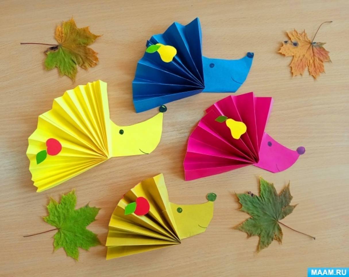 Осенняя поделка «Ежик» из бумаги в детский сад