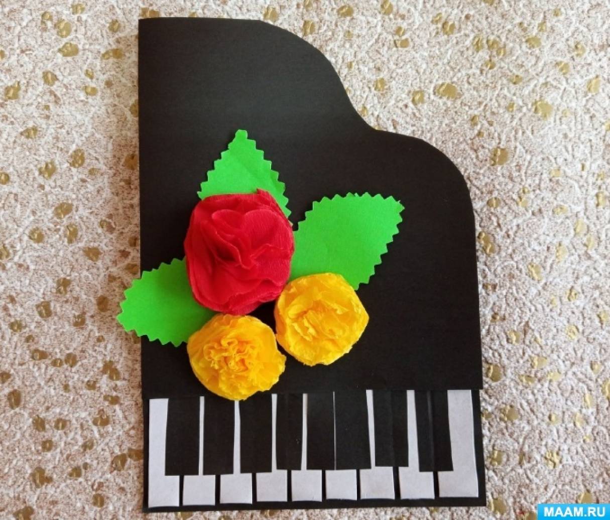 Когтеточка из гофро-картона Пианино, 60х28х14 см