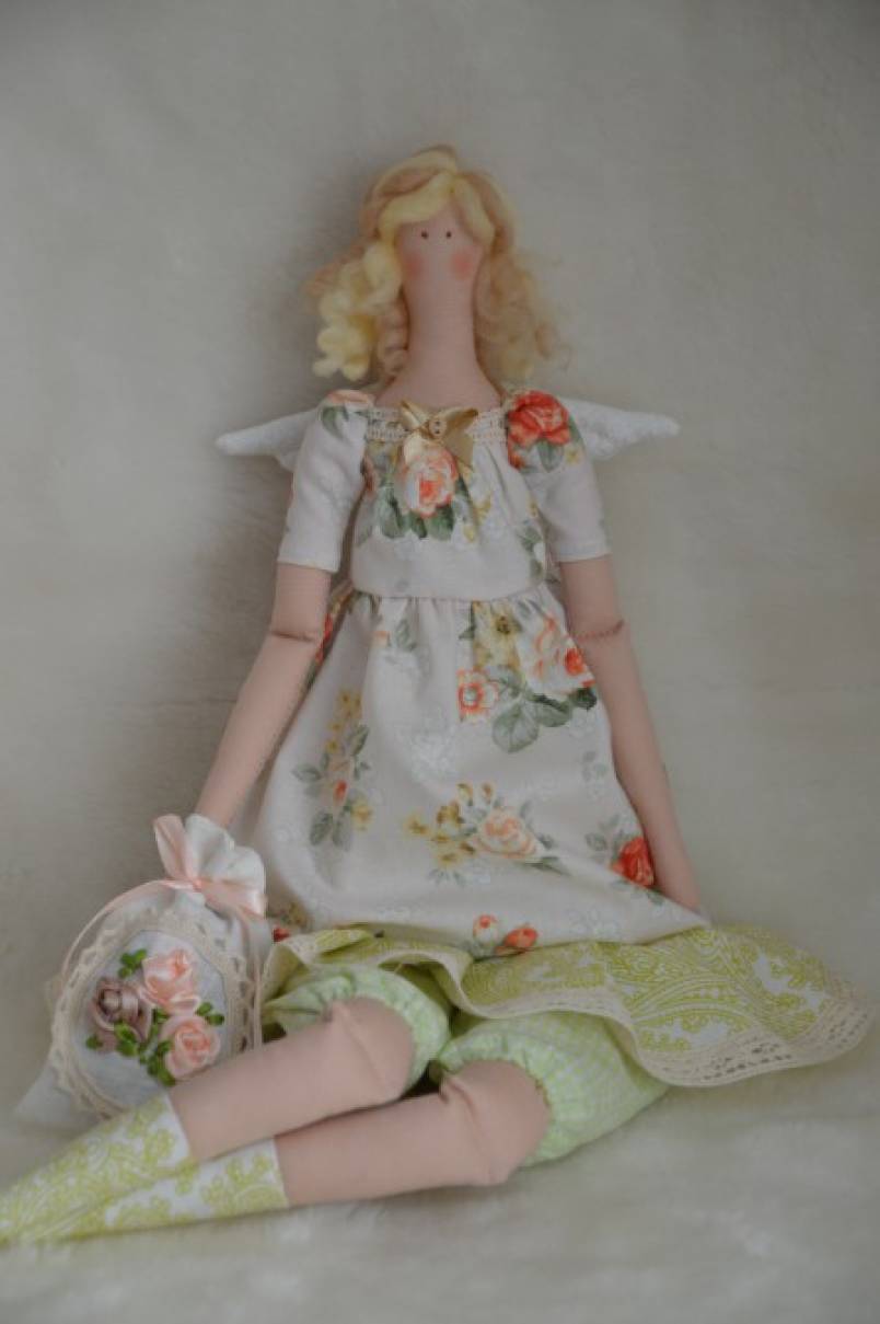 Роскошь и элегантность: интерьерная кукла тильда с лавандой