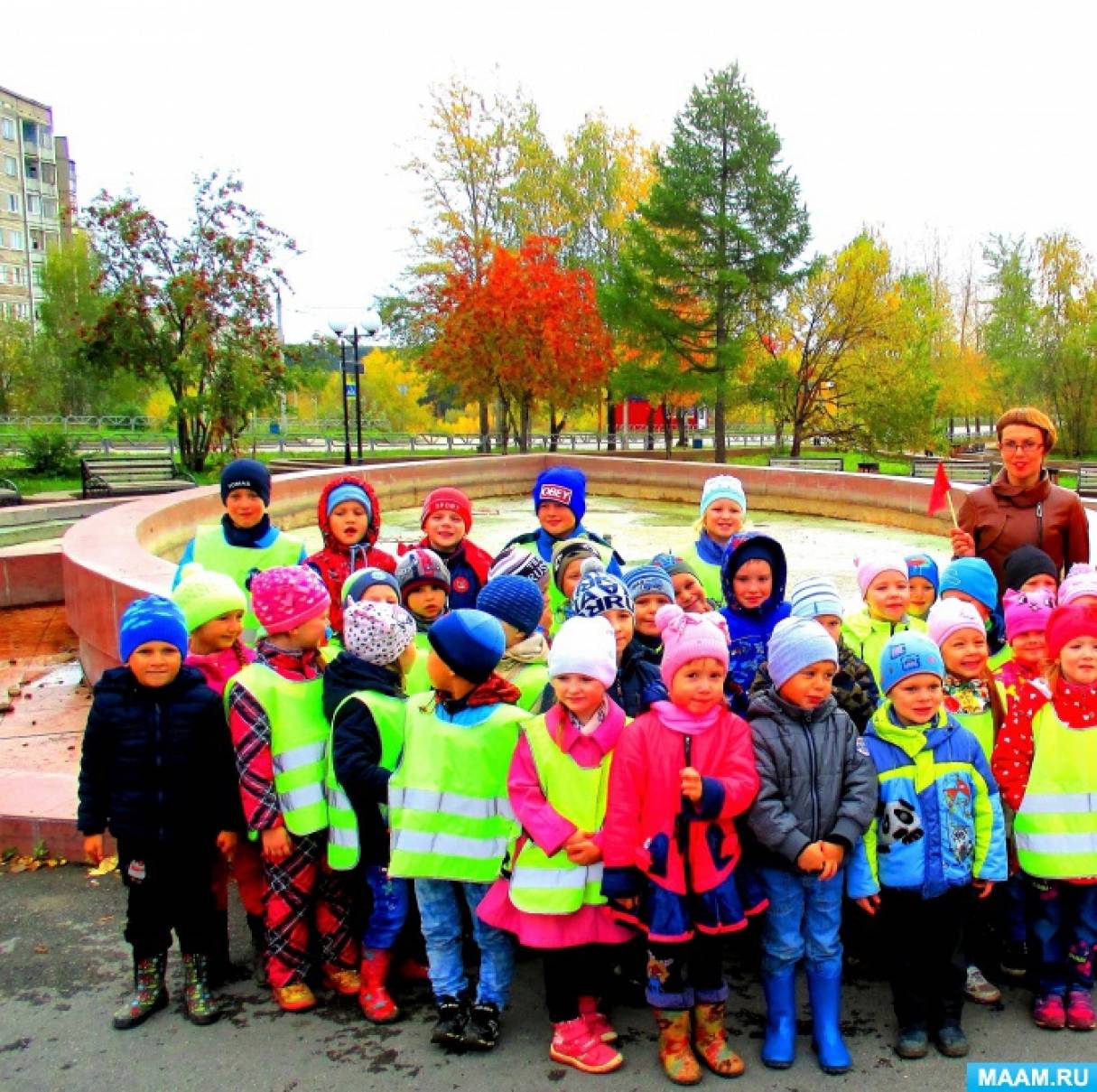 Конспект НОД «Экскурсия в Рябиновый сквер в г. Березники с детьми старшего  дошкольного возраста» (2 фото). Воспитателям детских садов, школьным  учителям и педагогам - Маам.ру