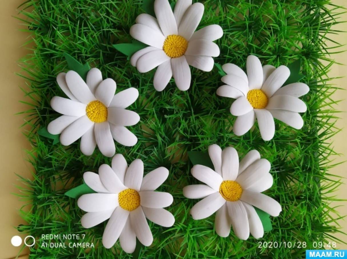 Небольшие цветы из фоамирана - 79 фото